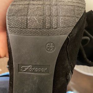 Black lace up boot w/side zipper